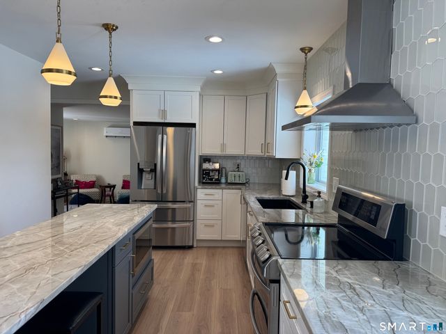 20 Grandview Avenue, Watertown, CT 06795