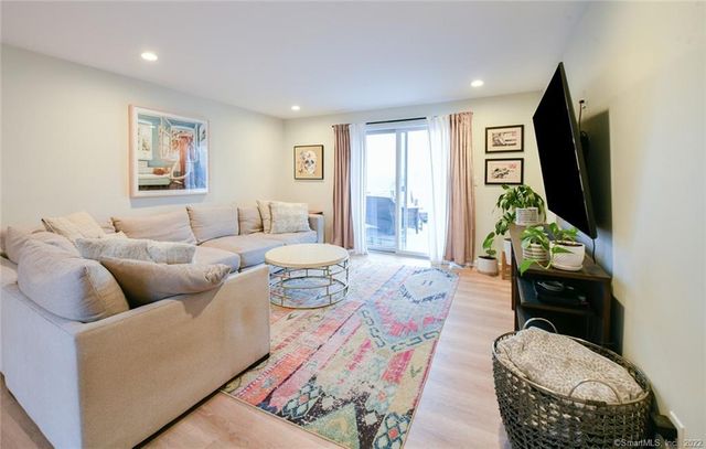 20 Grandview Avenue, Watertown, CT 06795