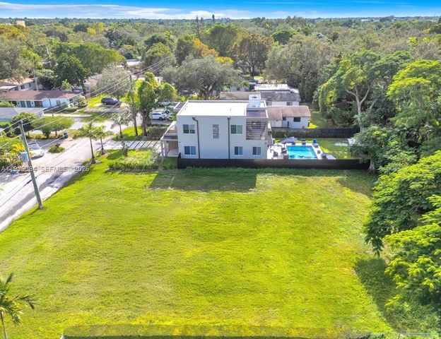 7240 SW 63rd Ct, South Miami, FL 33143