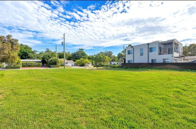 7240 SW 63rd Ct, South Miami, FL 33143