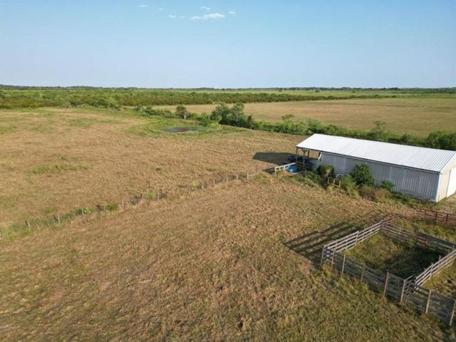 000 Gau Road, Smith Point, TX 77514