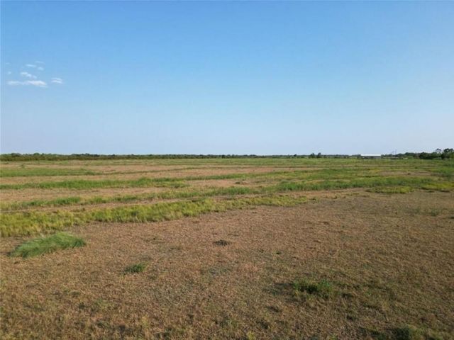 000 Gau Road, Smith Point, TX 77514