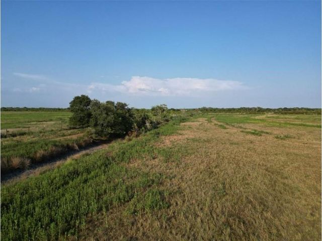 000 Gau Road, Smith Point, TX 77514