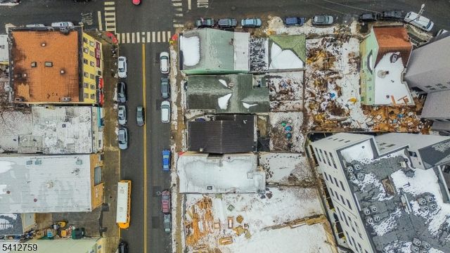 610 Main St, Paterson City, NJ 07503