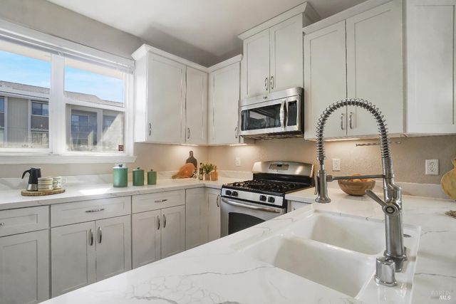 113 Firefly Ln, Napa, CA 94558