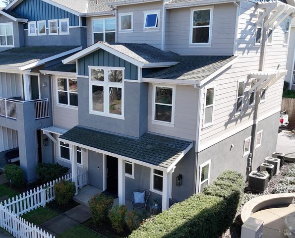 113 Firefly Ln, Napa, CA 94558