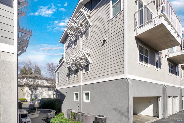 113 Firefly Ln, Napa, CA 94558