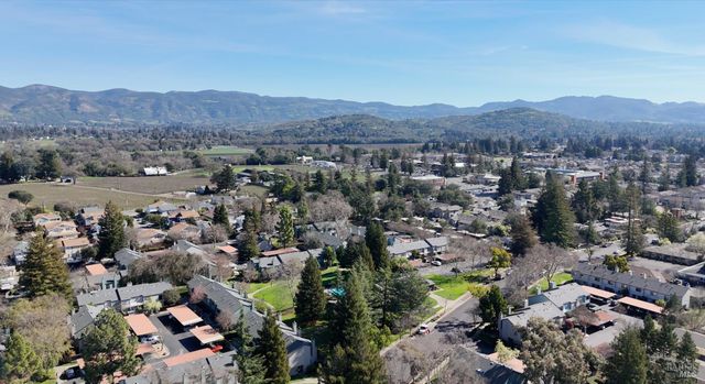 113 Firefly Ln, Napa, CA 94558