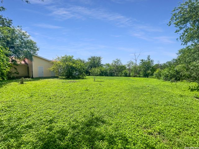 233 Esmeralda Drive, San Antonio, TX 78228