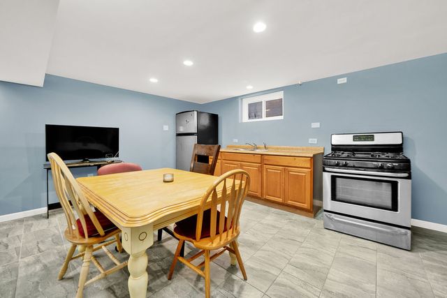 7234 S Ridgeway Avenue, Chicago, IL 60629
