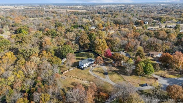 2520 W Blackjack Court, Collinsville, OK 74021