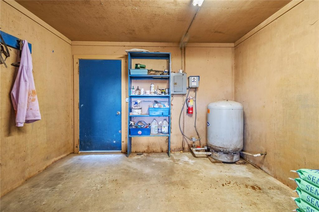 Image 14 of property listing at 5100 W HWY 329, Reddick, FL 32686
