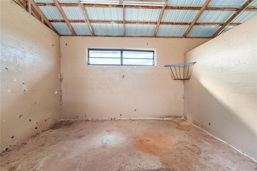 Image 19 of property listing at 5100 W HWY 329, Reddick, FL 32686