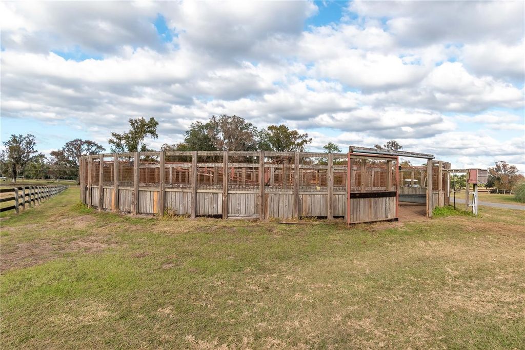 Image 24 of property listing at 5100 W HWY 329, Reddick, FL 32686