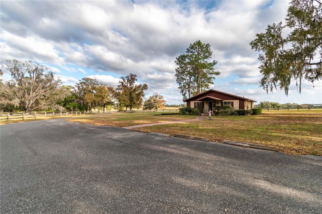 Image 29 of property listing at 5100 W HWY 329, Reddick, FL 32686