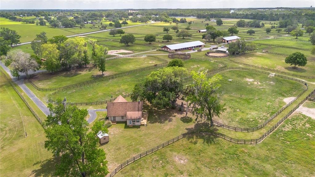 Image 30 of property listing at 5100 W HWY 329, Reddick, FL 32686