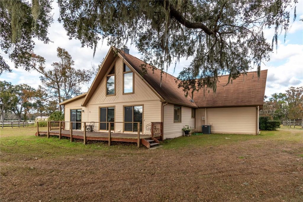 Image 32 of property listing at 5100 W HWY 329, Reddick, FL 32686