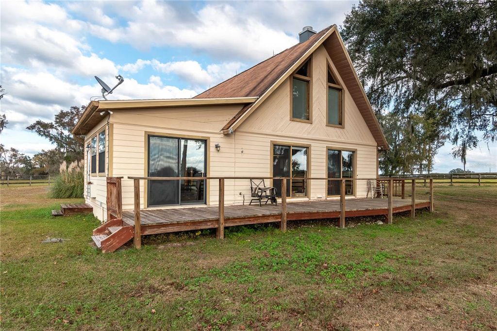 Image 33 of property listing at 5100 W HWY 329, Reddick, FL 32686