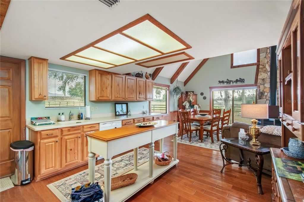 Image 38 of property listing at 5100 W HWY 329, Reddick, FL 32686
