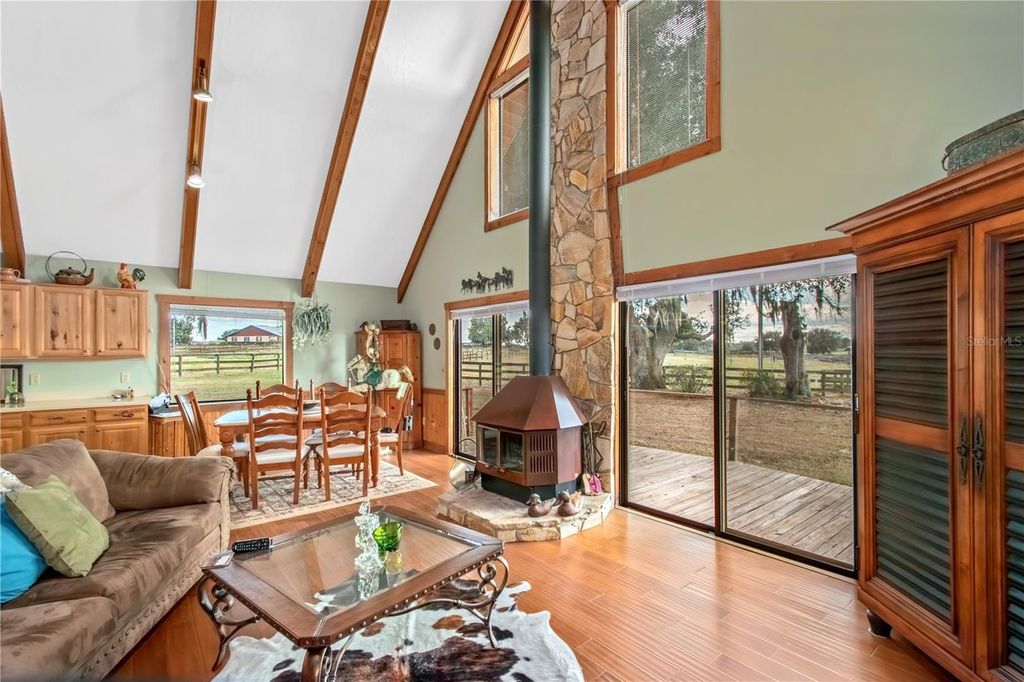 Image 40 of property listing at 5100 W HWY 329, Reddick, FL 32686
