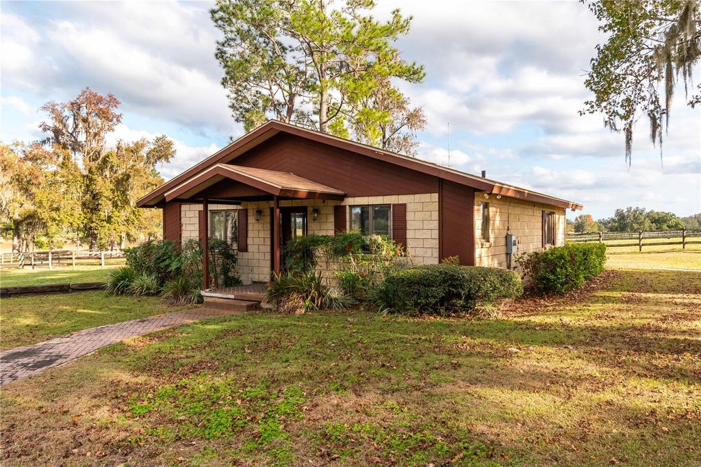Image 54 of property listing at 5100 W HWY 329, Reddick, FL 32686