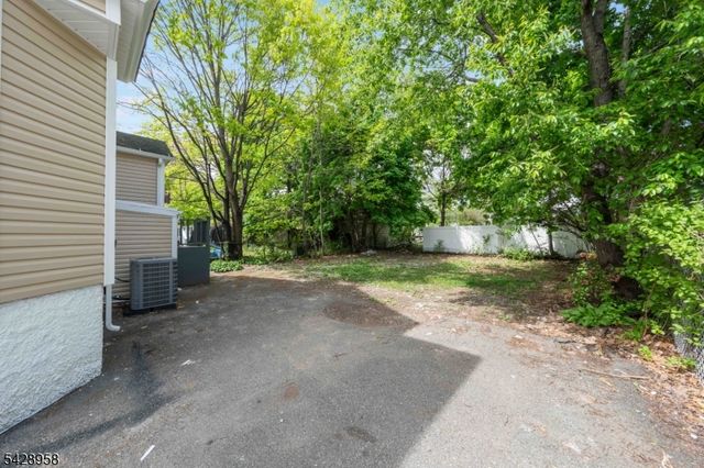 55 Kenmore Ave, Newark City, NJ 07106