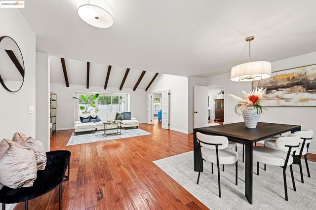 8170 Surrey Ln, Oakland, CA 94605