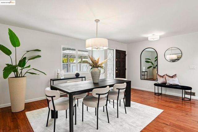 8170 Surrey Ln, Oakland, CA 94605