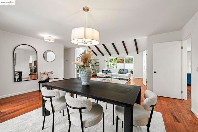 8170 Surrey Ln, Oakland, CA 94605