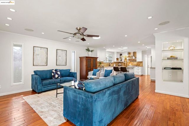 8170 Surrey Ln, Oakland, CA 94605