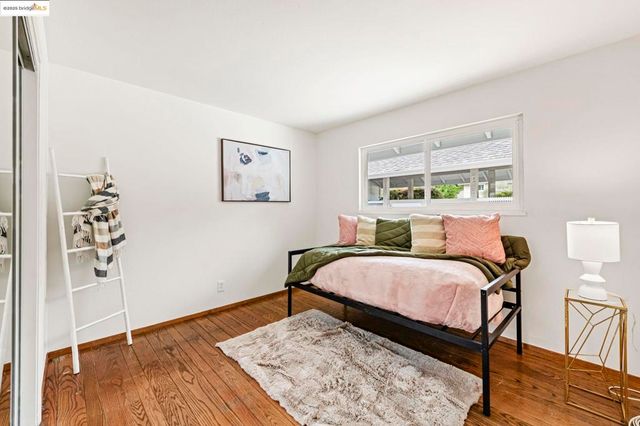 8170 Surrey Ln, Oakland, CA 94605