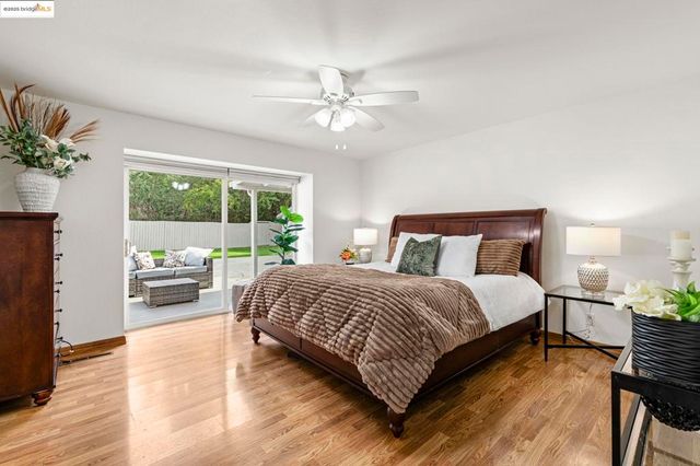 8170 Surrey Ln, Oakland, CA 94605