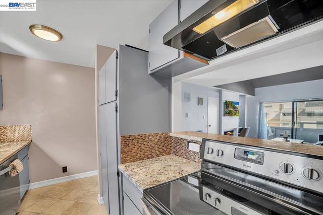 7 Embarcadero 312, Oakland, CA 94607