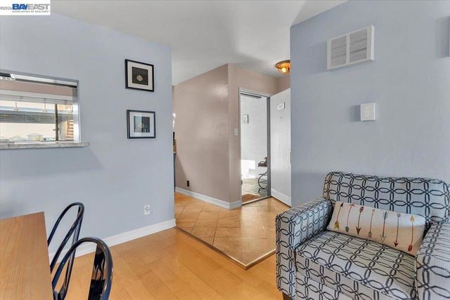 7 Embarcadero 312, Oakland, CA 94607