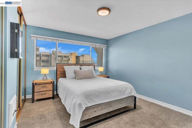 7 Embarcadero 312, Oakland, CA 94607