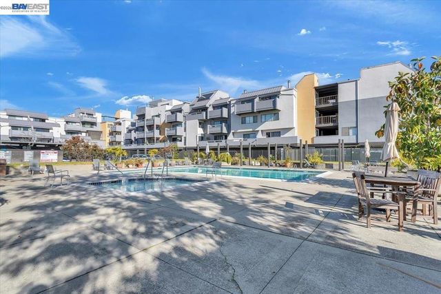7 Embarcadero 312, Oakland, CA 94607