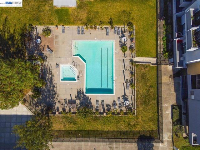 7 Embarcadero 312, Oakland, CA 94607