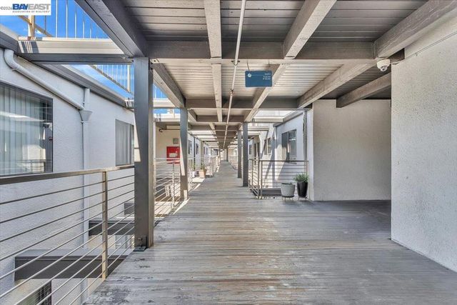 7 Embarcadero 312, Oakland, CA 94607