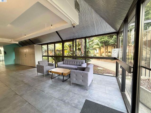 7 Embarcadero 312, Oakland, CA 94607