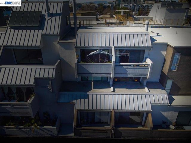 7 Embarcadero 312, Oakland, CA 94607