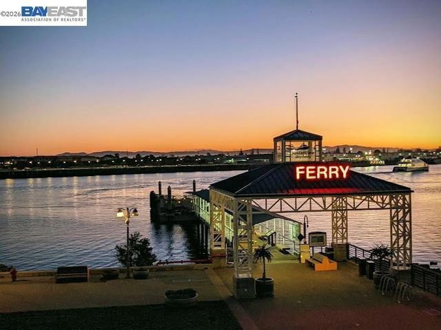 7 Embarcadero 312, Oakland, CA 94607