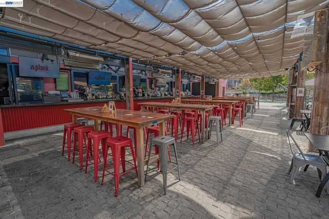 7 Embarcadero 312, Oakland, CA 94607