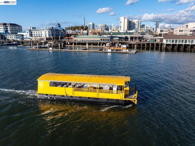 7 Embarcadero 312, Oakland, CA 94607