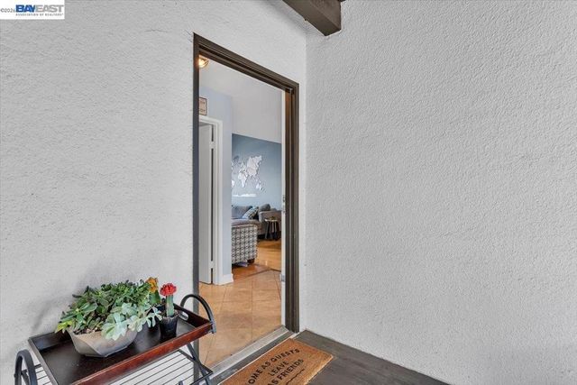 7 Embarcadero 312, Oakland, CA 94607