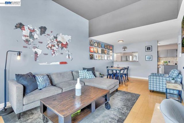 7 Embarcadero 312, Oakland, CA 94607