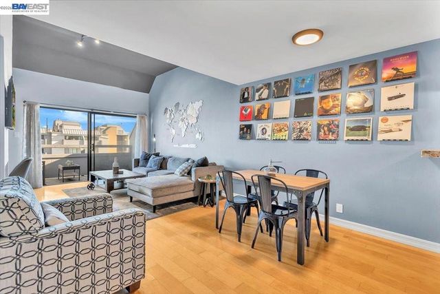 7 Embarcadero 312, Oakland, CA 94607