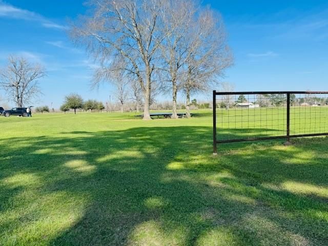 270 County Road 2050, Hull, TX 77564
