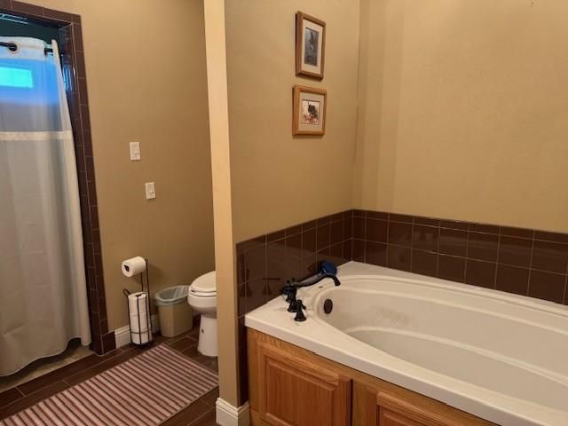 270 County Road 2050, Hull, TX 77564