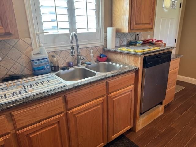 270 County Road 2050, Hull, TX 77564