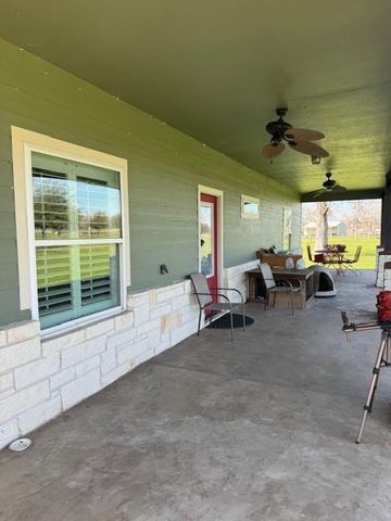 270 County Road 2050, Hull, TX 77564